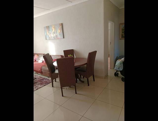 2 BEDROOM APARTMENT FOR SALE IN WEST TURFFONTEIN